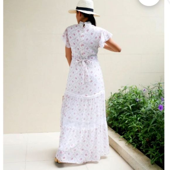 Vintage 1970's Cream and purple Floral Print Maxi Dress, High Neck Lace Floral - Picture 2 of 12